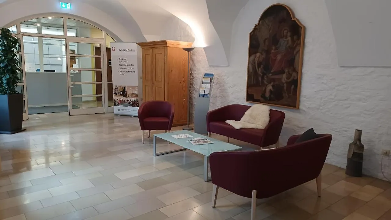 Hotel Gaestehaus Der Katholischen Akademie Regensburg Germany